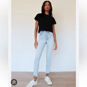 Aritzia Denim Forum Yoko High Rise Slim 26 Short